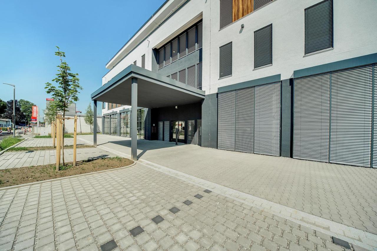 Bright: Rosenheim Aicherpark Exterior foto