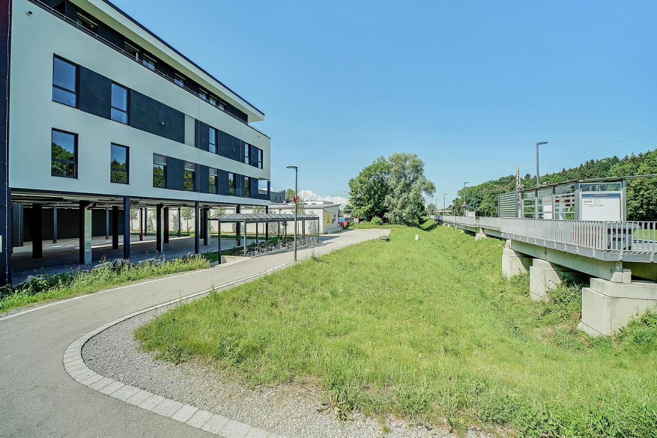 Bright: Rosenheim Aicherpark Exterior foto